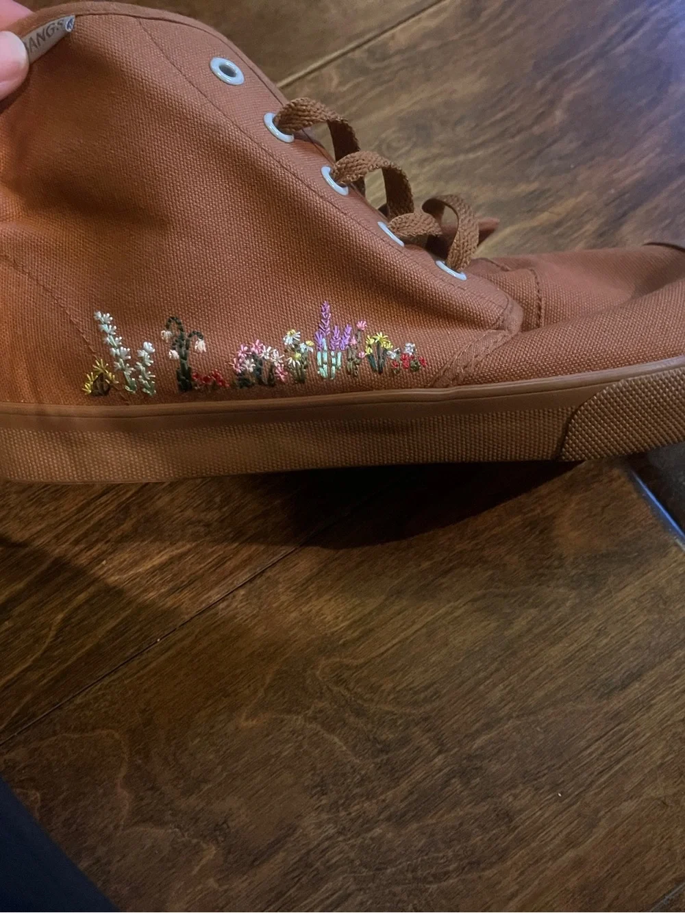 BANGS Women High-Top Canvas Sneakers with Floral Embroidery new no box 8.5